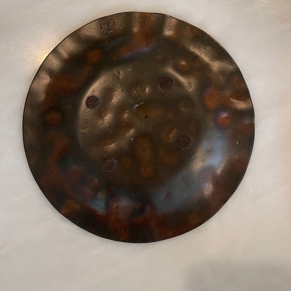 Jan Barboglio hand hammered metal plate or trinket dish. It measures 7” across - Picture 2 of 5